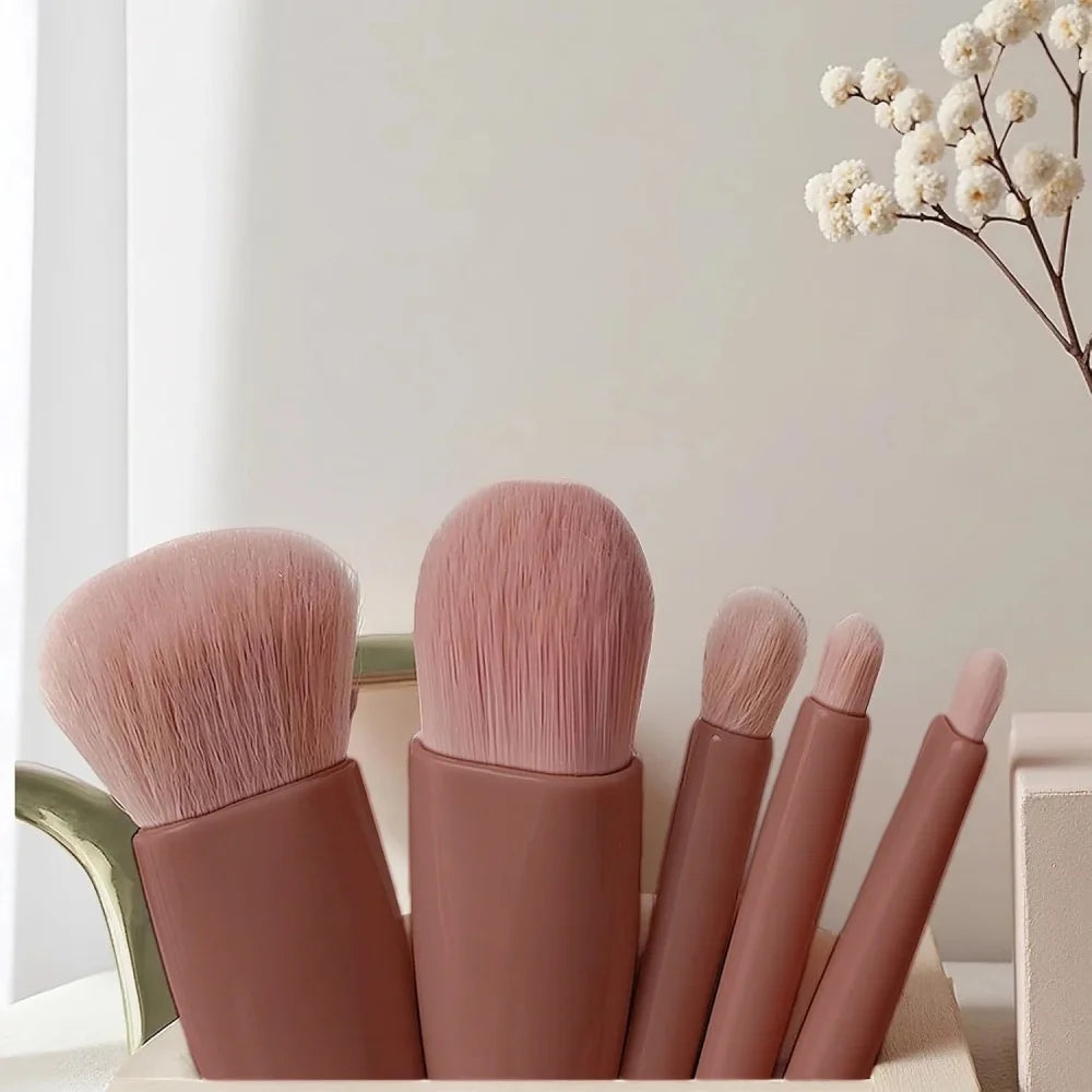 Podróżny zestaw pędzli do makijażu z lusterkiem – 5 sztuk