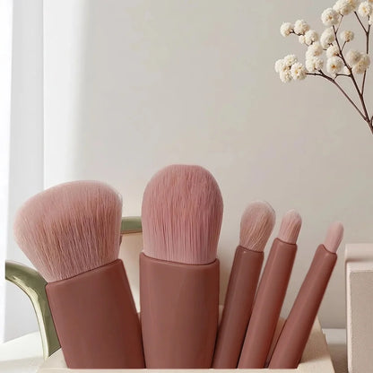 Podróżny zestaw pędzli do makijażu z lusterkiem – 5 sztuk
